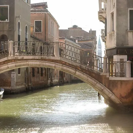 شقة Biennale 1 & 2 , Elegant 15 Min Walk From St Marks Square- Vha Collection