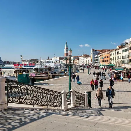 Biennale 1 & 2 , Elegant 15 Min Walk From St Marks Square- Vha Collection * Wenecja