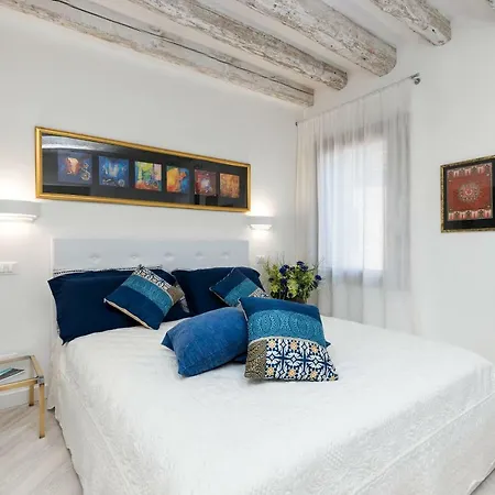 Biennale 1 & 2 , Elegant 15 Min Walk From St Marks Square- Vha Collection Apartment