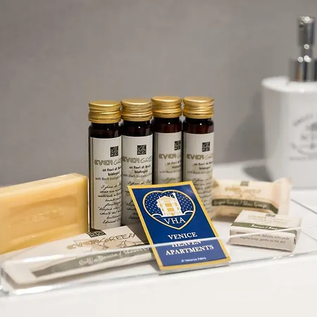 Apartment Biennale 1 & 2 , Elegant 15 Min Walk From St Marks Square- Vha Collection