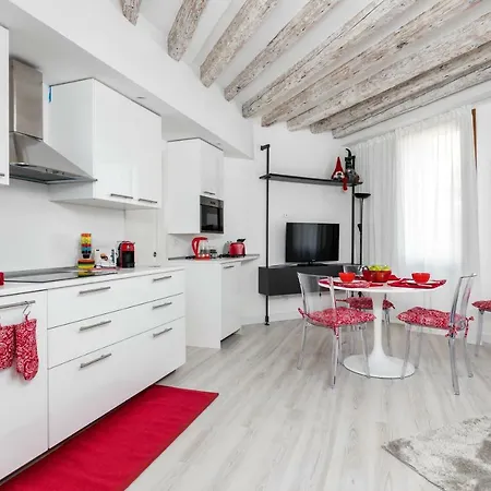 Apartament Biennale 1 & 2 , Elegant 15 Min Walk From St Marks Square- Vha Collection Wenecja