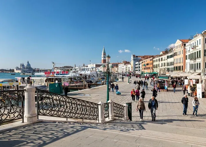 The Elegant Residence Walk To Biennale And St Marks Square Venice Heaven Apartments Collection * Velence