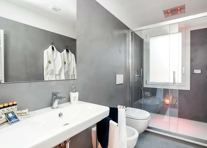 The Elegant Residence Walk To Biennale And St Marks Square Venice Heaven Apartments Collection