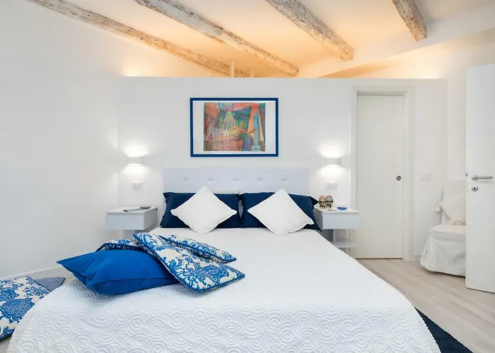 The Elegant Residence Walk To Biennale And St Marks Square Venice Heaven Apartments Collection Velence